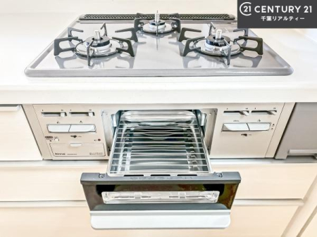 �L�b�`�� �R�����͎O������̂ł������̓����i�s���ł��܂��B
�������O�����t���ł��B�����X�y�[�X���L�X���Ă���׍�Ƃ����₷���I�g�����肪�ǂ��V�X�e���L�b�`���ł��I