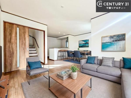 ���r���O �Ƌ��CG�p�[�X�ł��B�S�n�ǂ����r���O�͉Ƒ������R�ƏW�܂�܂��B�Ƒ��c�R�̎��Ԃ����������ł��B���Ƒ��ƁA����w�[���������Ԃ��߂��������ł��ˁB