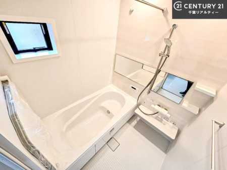 ���� �L�X�o�X�ň���̔������t���b�V���B�����L�΂���̂ŁA�����ɂ��������ƐZ����܂��ˁI�����̃o�X�^�C�����y���݂ɂȂ�܂��B