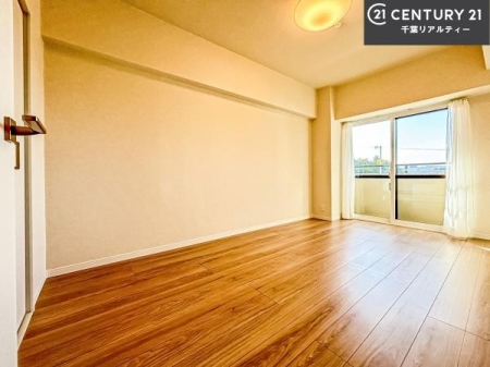 �m�� �o���R�j�[�ɖʂ��Ă���m���ł��B���邭�����肪����A���C����������ł��܂��I���N���āA�O�ɏo�Ĕw�L�т����[�ċz�����ǂ������}������邱�Ƃ��ł��܂��B