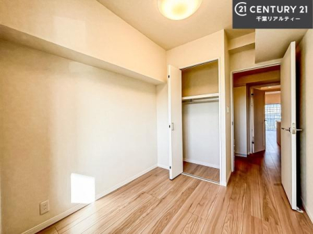 �Q�� �D���������������ޗm���́A���̖ڊo�߂��C�������ǂ������ł��ˁB���������Ԃ��������Ɖ߂������Ƃ��ł��܂��B�D�����F�����̃t���[�����O���ǂ�ȉƋ�ɂ��}�b�`���܂��I