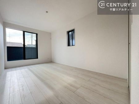 �m�� ������̗m�����o���R�j�[�ɖʂ��Ă���܂��B���邭�J���I�ł��B