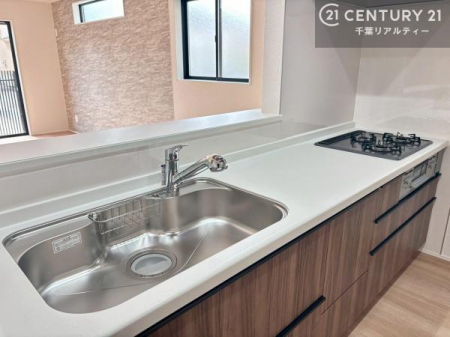 �L�b�`�� ���C�h�ȃV���N�ł��ˁI�������˂ɂ������������₷���Ǝ����y�X�d�l�̃V�X�e���L�b�`���ł��I
�f�U�C�����Ƌ@�\�������˂��L�b�`���Ő�����������܂��ˁI