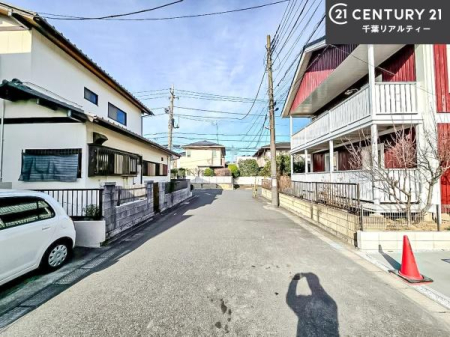 �O�ʓ��H�܂ތ��n�ʐ^ �O�ʓ��H��5.9���I�z����ǍD�ȗ��n�ł��B
�Ԍɓ��ꂪ���ȕ������S�ł��ˁB