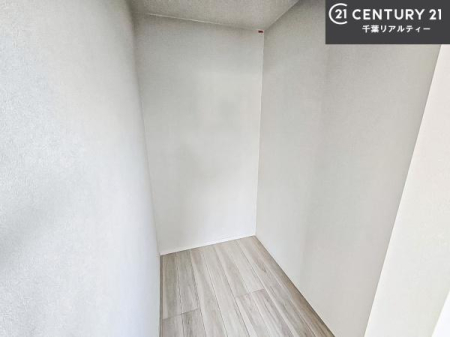 ���[ �E�H�[�N�C���N���[�[�b�g�t���ł��B��������̂��m���Ȃǂ����[���Ă��������ł��ˁI���ɂ���@�������ȂǋG�ߕ��̑傫�ȉƓd�����[�ł��܂��B