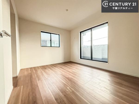 �m�� �o���R�j�[�ɖʂ��Ă���m���ł��B���邭�����肪����A���C����������ł��܂��I���N���āA�O�ɏo�Ĕw�L�т����[�ċz�����ǂ������}������邱�Ƃ��o�������ł��ˁI