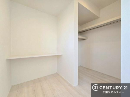 ���[ �E�H�[�N�C���N���[�[�b�g�t���ł��B��������̂��m���Ȃǂ����[���Ă��������ł��ˁI���ɂ���@�������ȂǋG�ߕ��̑傫�ȉƓd�����[�ł��܂��B