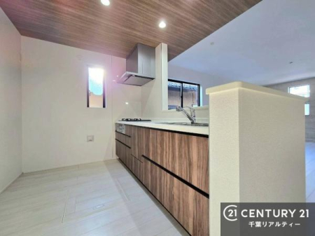 �L�b�`�� ���邢�����Ɗ��C��t���̃L�b�`���Ȃ̂ň��S���ăK�X���g�p�ł��܂��I
���ȏL�����ǂ��o���Ă���ĉq���I�ȃL�b�`�����ۂĂ܂��ˁI
