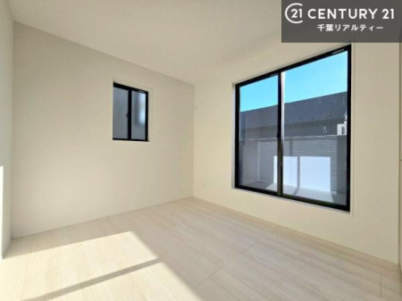 �m�� �S�������Q�ʍ̌��ŁA�ǂ̂����������邭�J���I�B���R���������Ղ����A�����͏Ɩ����炸�ŉ߂����܂��B�܂��A���ʂ����ǂ����߁A���K�ŐS�n�悢�Z��Ԃ��������Ă��܂��B