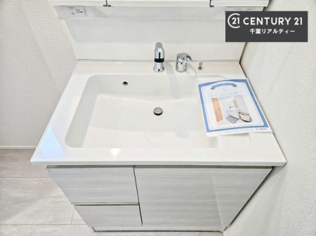 ���ʑ�E���ʏ� �[�����ʑ�{�E���́A�������˂ɂ����̂ł�����ꂪ�y�X�I���������ۂĂ܂��I
�L���C�Ȑ��ʏ��Ŏ��������̃��`�x�[�V�������オ��܂��ˁI