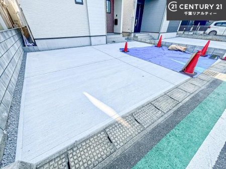 ���ԏ� ���ԃX�y�[�X��2�䕪����܂��I�Z�J���h�J�[�͂������A�o�C�N�⎩�]�ԂȂǂ��u���ꏊ�ɍ���܂���B