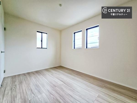 �m�� 2�ʍ̌����m�ۂ������邢�����́A���ʂ����ǂ��A���邭��ϋ��S�n�̗ǂ���ԂƂȂ��Ă���܂��B�����b�N�X���ĉ߂�����S�n�̗ǂ��������ł��I���̖ڊo�߂��X�b�L�����܂��ˁI