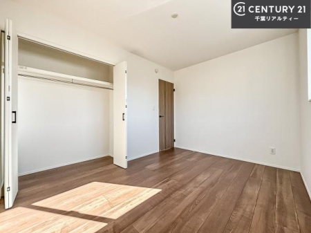 �Q�� �D���������������ޗm���́A���̖ڊo�߂��C�������ǂ������ł��ˁB���������Ԃ��������Ɖ߂������Ƃ��ł��܂��B�D�����F�����̃t���[�����O���ǂ�ȉƋ�ɂ��}�b�`���܂��I