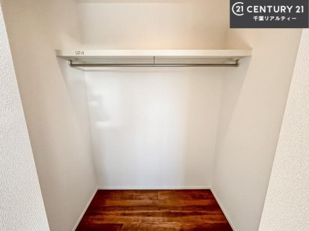 ���[ �E�H�[�N�C���N���[�[�b�g�t���ł��B��������̂��m���Ȃǂ����[���Ă��������ł��ˁI���ɂ���@�������ȂǋG�ߕ��̑傫�ȉƓd�����[�ł��܂��I