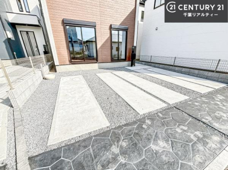 ���ԏ� �������Ƃ������ԃX�y�[�X�Ȃ̂ł��Ԃ̉^�]�����ȕ������S���ĎԌɓ��ꂪ�ł��܂��B���]�Ԃ�u���X�y�[�X���������肠��̂ň��S�ł��ˁI