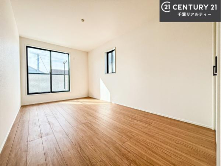 �Q�� �D���������������ޗm���́A���̖ڊo�߂��C�������ǂ������ł��ˁB���������Ԃ��������Ɖ߂������Ƃ��ł��܂��B�D�����F�����̃t���[�����O���ǂ�ȉƋ�ɂ��}�b�`���܂��I