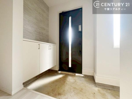 ���� �V���[�Y�{�b�N�X�t���B���ւ��Еt�����|�������₷���ł��I
�X�b�L���������ւŌ˂��J�����u�ԁA�������̂���S�n������Ԃ��o�}���Ă���܂��B