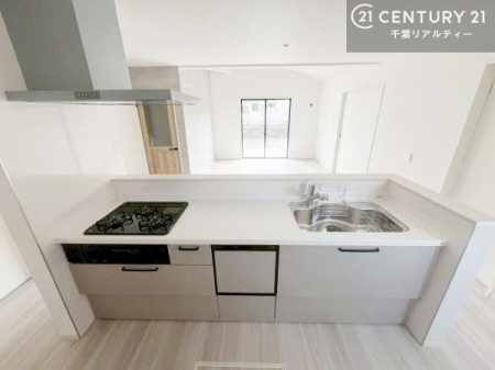 �L�b�`�� ��Ƃ肠�钲���X�y�[�X�ō�Ƃ����₷�����K�ȃL�b�`���ł��I
���q�l�ƈꏏ�ɂ��َq������y���߂�L�X�X�y�[�X�ł��B�y�����������ԂɂȂ肻���ł��ˁI