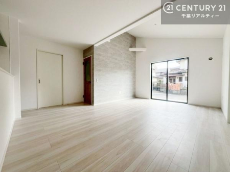 ���r���O �D�����z���܂肪���r���O����ł���ċ��S�n�̗ǂ���Ԃ����o���Ă���܂��I
���났�̎��Ԃ��߂����܂��I