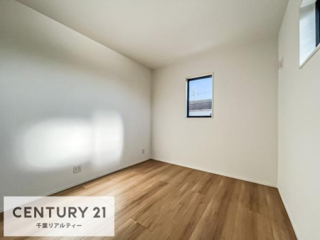 �Q�� �D���������������ޗm���́A���̖ڊo�߂��C�������ǂ������ł��ˁB���������Ԃ��������Ɖ߂������Ƃ��ł��܂��B
�D�����F�����̃t���[�����O���ǂ�ȉƋ�ɂ��}�b�`���܂��I