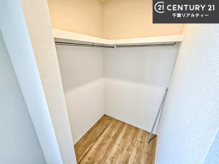 ���[ �E�H�[�N�C���N���[�[�b�g�t���ł��B��������̂��m���Ȃǂ����[���Ă��������ł��ˁI���ɂ���@�������ȂǋG�ߕ��̑傫�ȉƓd�����[�ł��܂��B