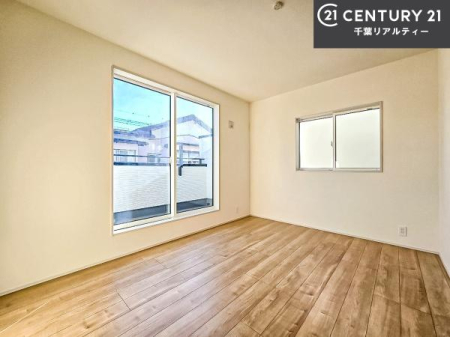 �m�� �o���R�j�[�ɖʂ��Ă���m���ł��B���邭�����肪����A���C����������ł��܂��I���N���āA�O�ɏo�Ĕw�L�т����[�ċz�����ǂ������}������邱�Ƃ��ł��܂��B