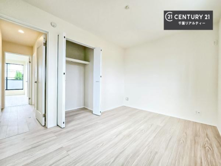 ���r���O�ȊO�̋��� ���[�X�y�[�X�����Ă��܂��I�������X�b�L�����ڂ��鎖���ł��܂��ˁB
�Ƌ��I�΂Ȃ��V���v���ȃf�U�C���ׁ̈A�Ƌ��I�΂����C�ɓ���̋�ԍ�肪�ł������ł��ˁB