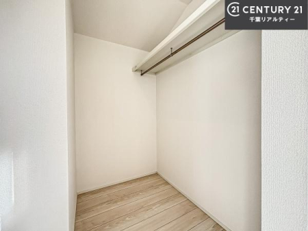 ���[ �E�H�[�N�C���N���[�[�b�g�t���ł��B��������̂��m���Ȃǂ����[���Ă��������ł��ˁI���ɂ���@�������ȂǋG�ߕ��̑傫�ȉƓd�����[�ł��܂��I