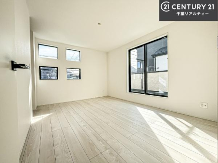 �m�� �o���R�j�[�ɖʂ��Ă���m���ł��B���邭�����肪����A���C����������ł��܂��I���N���āA�O�ɏo�Ĕw�L�т����[�ċz�����ǂ������}������邱�Ƃ��ł��܂��B