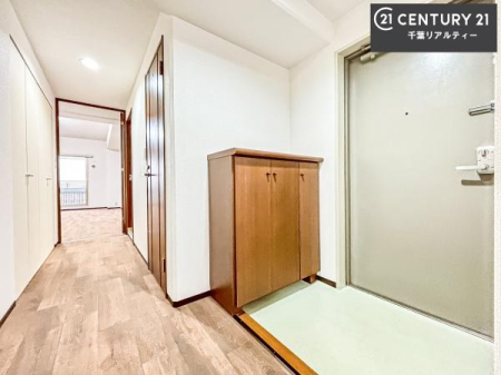 ���� �V���[�Y�{�b�N�X�t���Ȃ̂ŁA���ւ��Еt�����|�������₷���ł��I
�X�b�L���������ւŌ˂��J�����u�ԁA�������̂���S�n������Ԃ��o�}���Ă���܂��B