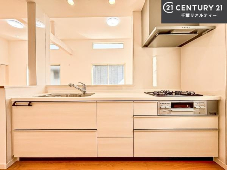 �L�b�`�� ��Ƃ����₷���V�X�e���L�b�`���ł��I���[����������t���Ă���̂ŁA�����X�y�[�X�ɕ���u���Ȃ��čςނ̂ŁA�L�X�g���āA���K�ɍ�Ƃ��ł��܂��I