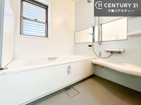 ���� ������Ƃ����������̂���o�X���[���I���K�ȃo�X�^�C��������܂��I
1���̔�����������Ɩ����Ă����f�G�ȃ����N�[�[�V������ԂɂȂ肻���ł��ˁB