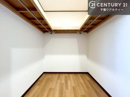 ���[ WIC�t���ŁA�m����o�b�O�A�G�߉Ɠd�܂ł����Ղ���[�\�B�o�����ꂵ�₷���������ڂ����N���N�B�����̐g�x�x���X���[�Y�ɁB��Ƃ肠���炵���������܂��B