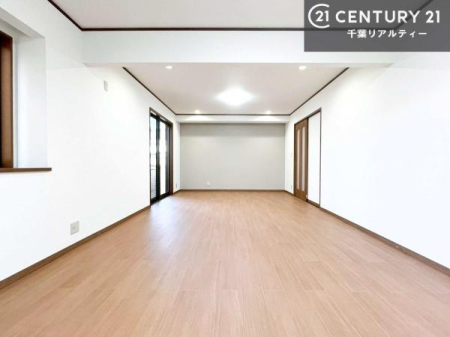 ���r���O �D�����z���܂肪���r���O����ł���ċ��S�n�̗ǂ���Ԃ����o���Ă���܂��I
���났�̎��Ԃ��߂����܂��I