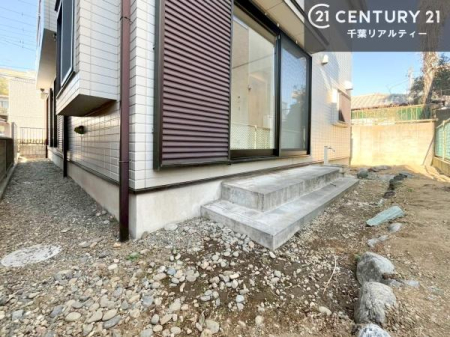 �� ������Ƃ�������X�؁[�X���t���Ă��܂��I�K�[�f�j���O���y���߂����ł��ˁB