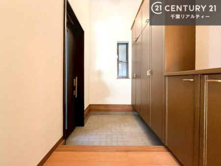 ���� �V���[�Y�{�b�N�X�t���Ȃ̂ŁA���ւ��Еt�����|�������₷���ł��I
�X�b�L���������ւŌ˂��J�����u�ԁA�������̂���S�n������Ԃ��o�}���Ă���܂��B