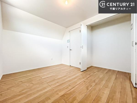 ���r���O�ȊO�̋��� �V���v���Ƀf�U�C������Ă��邽�߁A�Ƌ��I�т܂���I
���C�ɓ���̉Ƌ��u���Ă��낰���Ԃ���邱�Ƃ��ł��܂��B