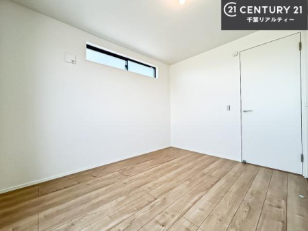 �m�� ���[�X�y�[�X�����Ă��܂��I�������X�b�L�����ڂ��鎖���ł��܂��ˁB
�Ƌ��I�΂Ȃ��V���v���ȃf�U�C���ׁ̈A�Ƌ��I�΂����C�ɓ���̋�ԍ�肪�ł������ł��ˁB
