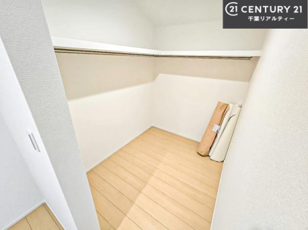 ���[ �E�H�[�N�C���N���[�[�b�g�t���ł��B��������̂��m���Ȃǂ����[���Ă��������ł��ˁI���ɂ���@�������ȂǋG�ߕ��̑傫�ȉƓd�����[�ł��܂��B