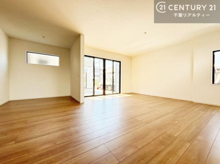 ���r���O �J�����̂���L�XLDK�I�\�t�@�[��_�C�j���O�e�[�u����u���Ă������ɂȂ�Ȃ��̂ŉ��K�ɉ߂����܂��I�R�~���j�P�[�V���������₷�����r���O�ł��I