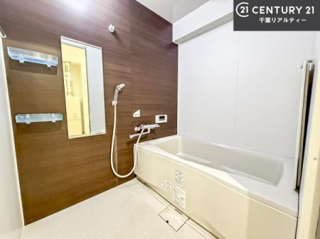 ���� �������������l�̕��͋C�̃o�X���[���́A�����o�Ă��ăo�X�^�C�����[���I
���d���撣���Ă��邲�J���ɂ��D�݂̓����̓����܂����āA�y����ł݂Ă͂������ł��傤���H