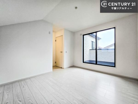 �m�� �o���R�j�[�ɖʂ��Ă���m���ł��B���邭�����肪����A���C����������ł��܂��I���N���āA�O�ɏo�Ĕw�L�т����[�ċz�����ǂ������}������邱�Ƃ��o�������ł��ˁI