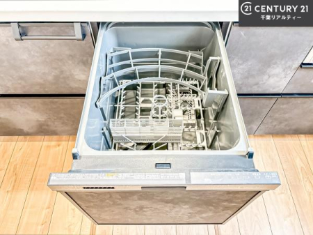 �L�b�`�� �H��@�t���̃L�b�`���ł��I�Z���������r��h�~�Ƃ��đ�ϊ��􂷂�֗��Ȏd�l�ł��I�r���g�C���Ȃ̂ŃL�b�`���̏ꏊ����炸�����X�y�[�X���L���g�����Ƃ��o���܂��I