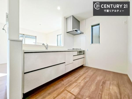 �L�b�`�� ��Ƃ����₷���V�X�e���L�b�`���ł��I���[����������t���Ă���̂ŁA�����X�y�[�X�ɕ���u���Ȃ��čςނ̂ŁA�L�X�g���āA���K�ɍ�Ƃ��ł��܂��I