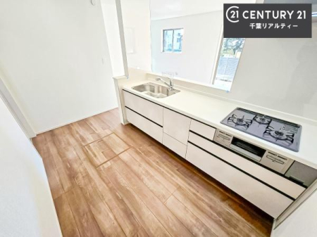 �L�b�`�� ��Ƃ肠�钲���X�y�[�X�ō�Ƃ����₷�����K�ȃL�b�`���ł��I
���q�l�ƈꏏ�ɂ��َq������y���߂�L�X�X�y�[�X�ł��B�y�����������ԂɂȂ肻���ł��ˁI