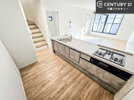 �L�b�`�� ��Ƃ肠�钲���X�y�[�X�ō�Ƃ����₷�����K�ȃL�b�`���ł��I
���q�l�ƈꏏ�ɂ��َq������y���߂�L�X�X�y�[�X�ł��B�y�����������ԂɂȂ肻���ł��ˁI