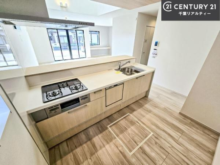 �L�b�`�� ��l�C�̑Ζʎ��V�X�e���L�b�`�����̗p���Ă��܂��I���Ƒ��̃R�~���j�P�[�V���������R�Ƒ�����݌v�ł��B
���q�l�ɂ��ڂ��͂��̂Ŋ������ł��ˁB���[�͂�����܂��I