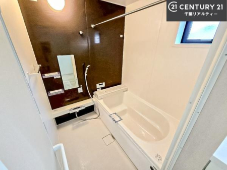 ���� �L�X�o�X�ň���̔������t���b�V���B�����L�΂���̂ŁA�����ɂ��������ƐZ����܂��ˁI�����̃o�X�^�C�����y���݂ɂȂ�܂��B