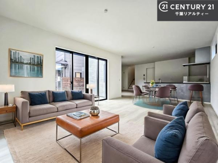 ���r���O �Ƌ��CG�p�[�X�ł��B�J�����̂���L�XLDK�I�\�t�@�[��_�C�j���O�e�[�u����u���Ă������ɂȂ�Ȃ��̂ŉ��K�ɉ߂����܂��I
�R�~���j�P�[�V���������₷�����r���O�ł��I
