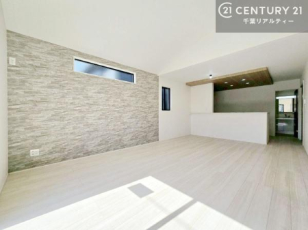 ���r���O �S�n�ǂ����r���O�͉Ƒ������R�ƏW�܂�܂��B�Ƒ��c�R�̎��Ԃ����������ł��B���Ƒ��ƁA����w�[���������Ԃ��߂��������ł��ˁB